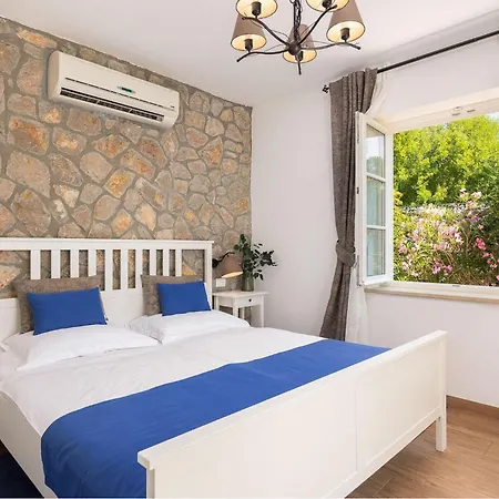 Mia * Sveti Ivan Dobrinjski