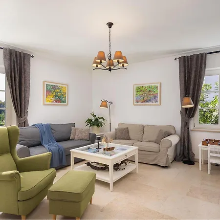 Mia * Sveti Ivan Dobrinjski